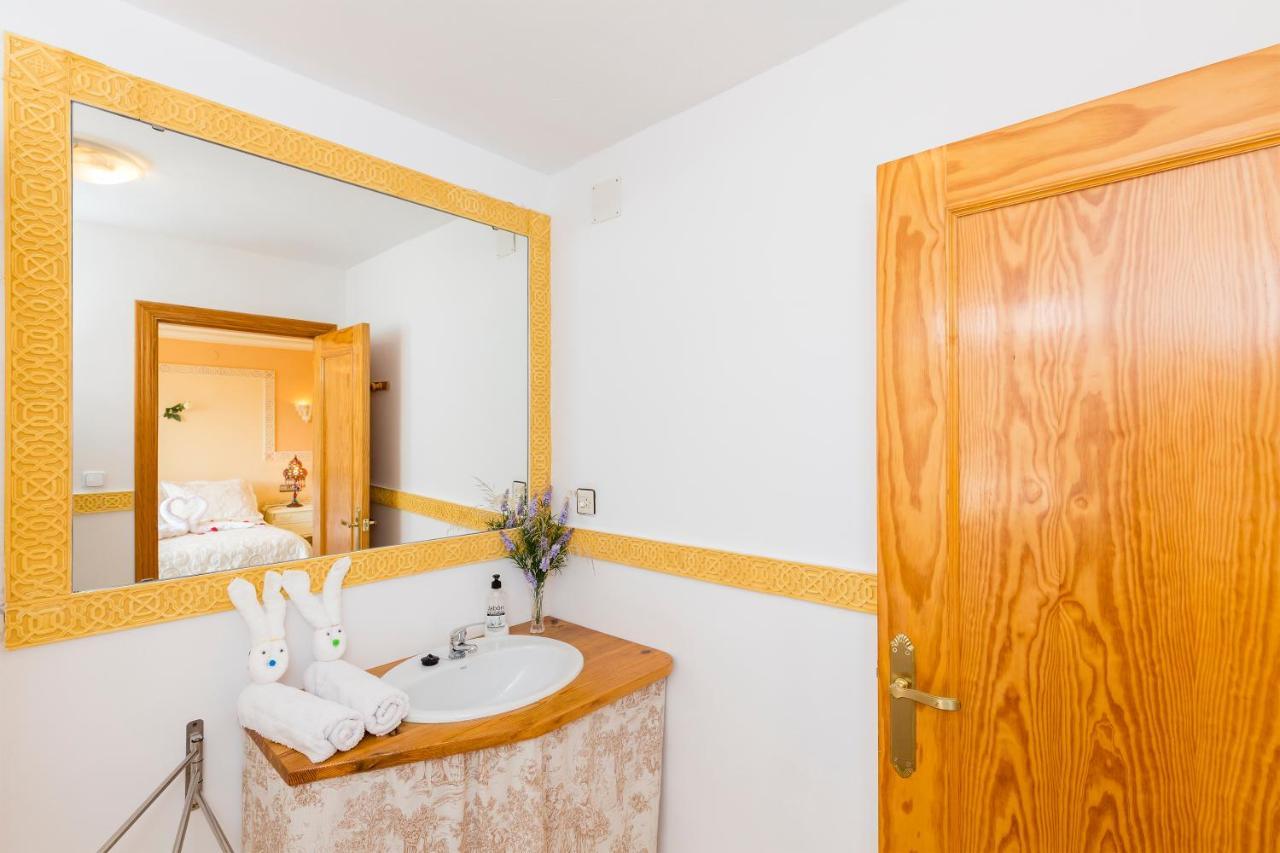 Habitaciones Iraizas Con Piscina Otura Εξωτερικό φωτογραφία