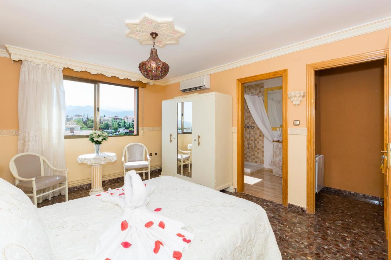 Habitaciones Iraizas Con Piscina Otura Εξωτερικό φωτογραφία